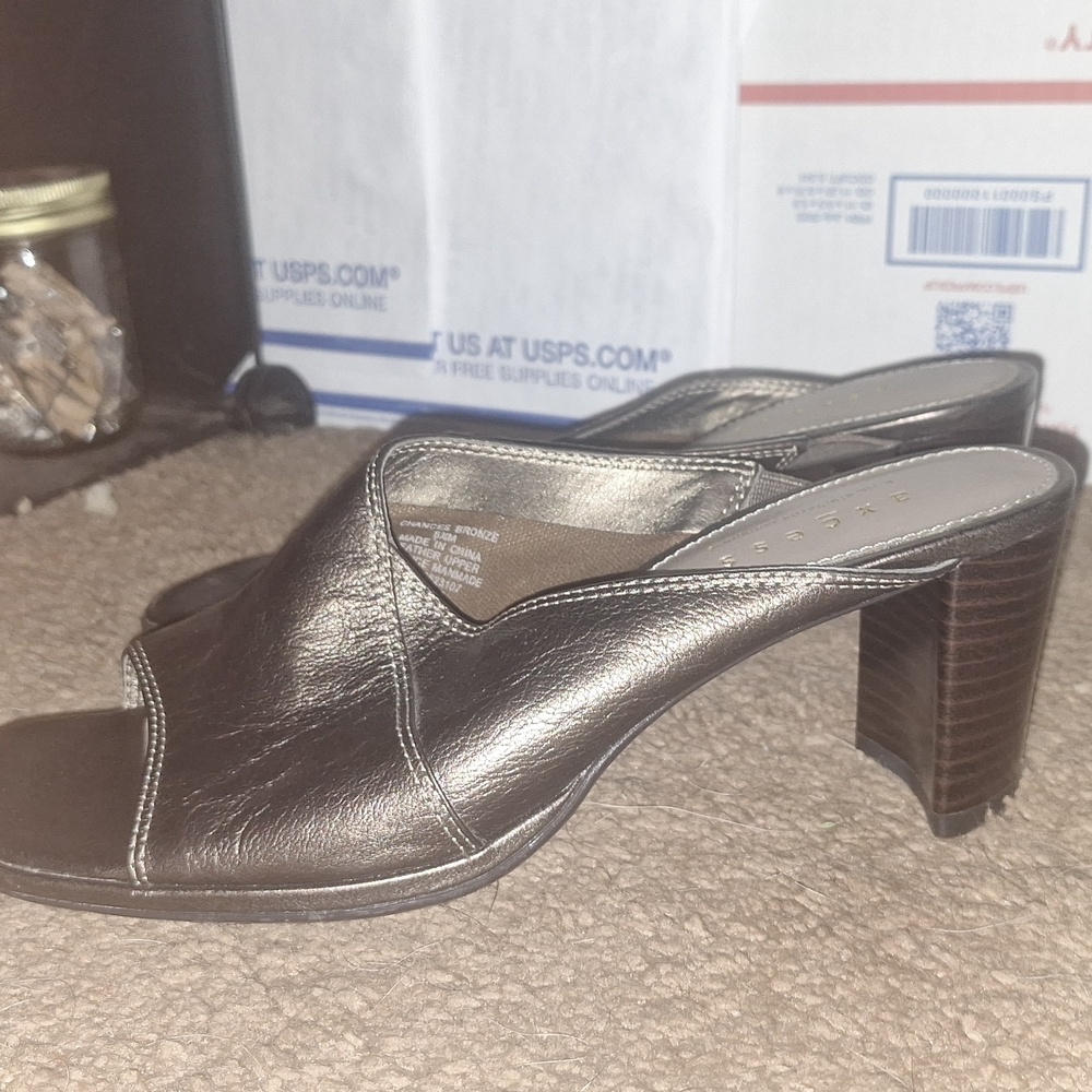 Heels - Picture 2 of 2